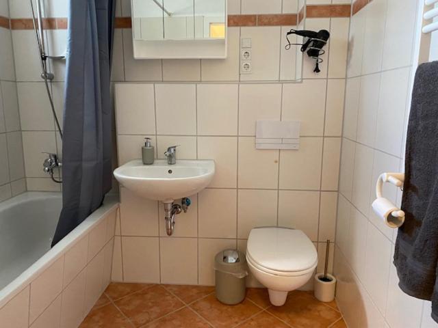 Zwei-Raum Wohnung Fuer Max. 4 Personen Magdeburg Luaran gambar